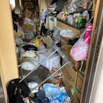 小山市アパート/特殊清掃・尿入りペットボトル処理 / 作業前 02